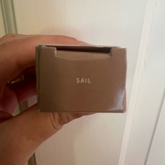 Glossier Cloud Paint Contour & Bronzer in Sail - Picture 3 of 4
